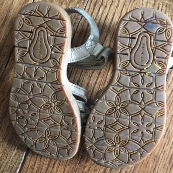 Stride Rite Gold Sandals - Picture 2 of 2